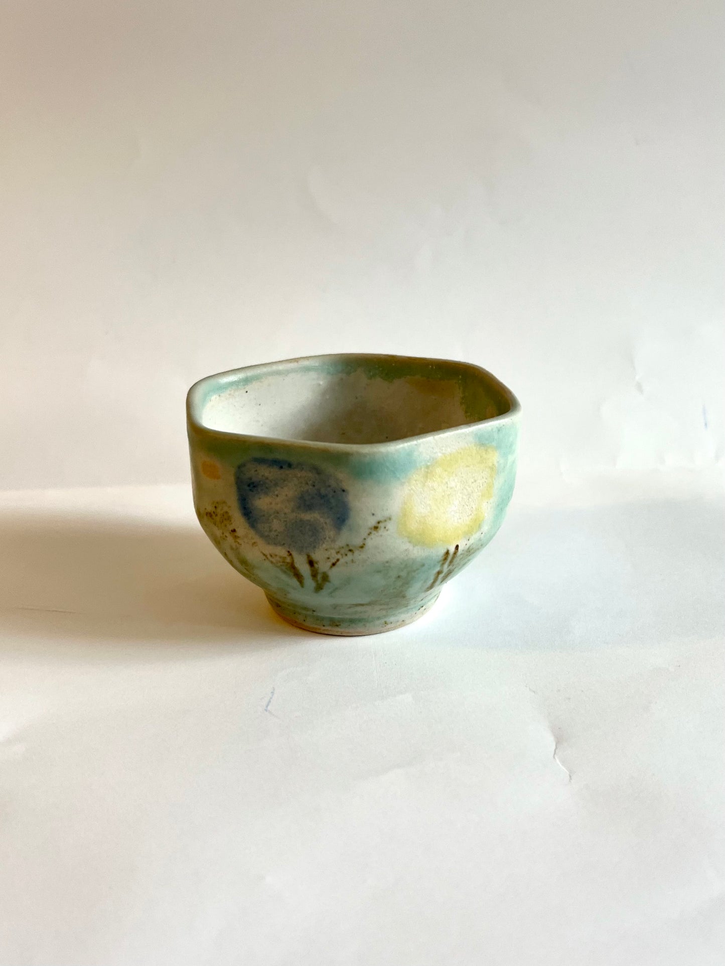 Small angular flower cup