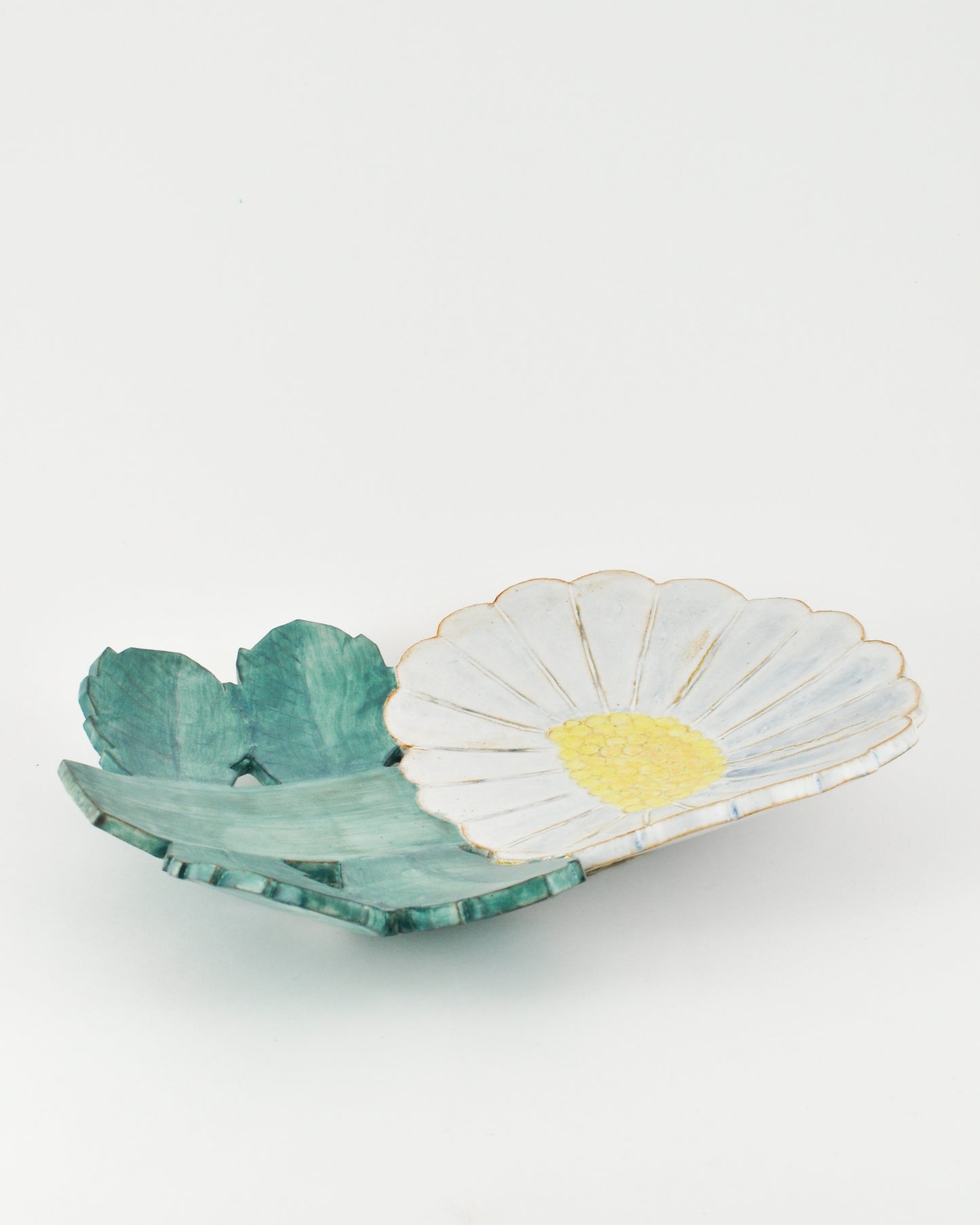 Astrea 10 - big flower shaped plate
