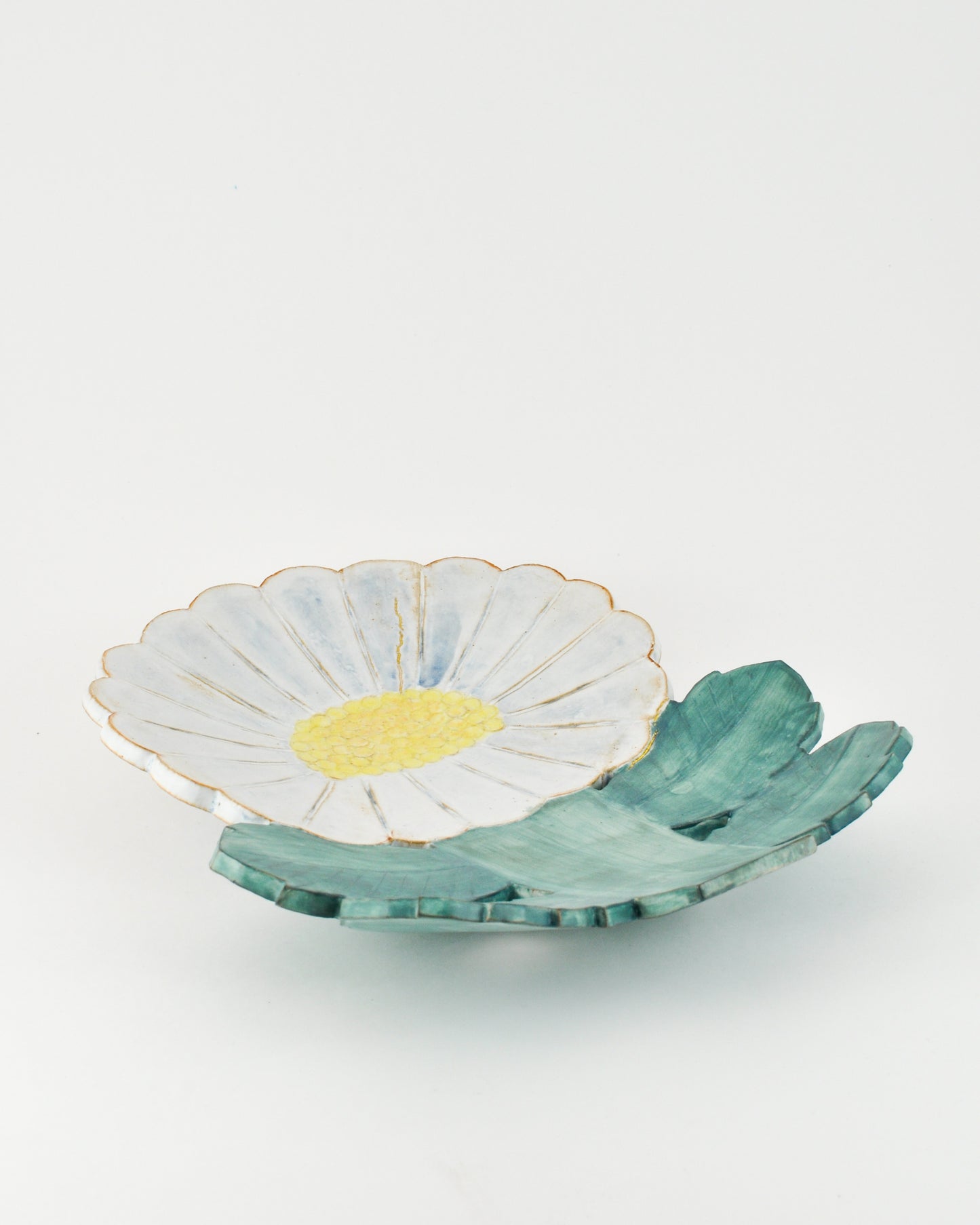 Astrea 10 - big flower shaped plate